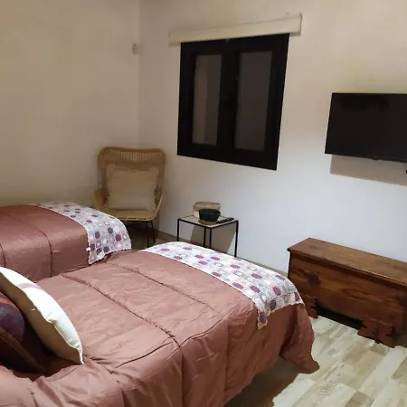 Vaqueros Villa